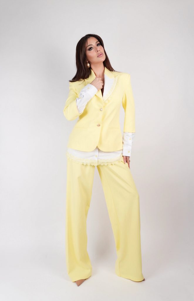 CONTRAST-SHIRT BLAZER SET