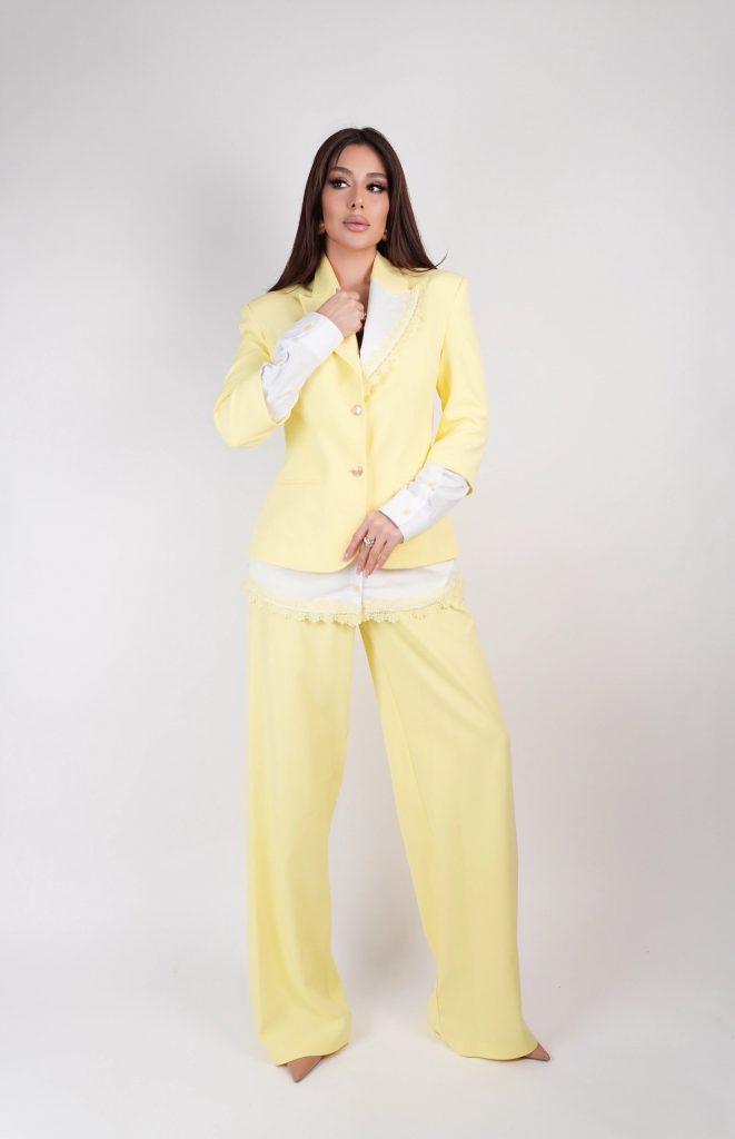 CONTRAST-SHIRT BLAZER SET