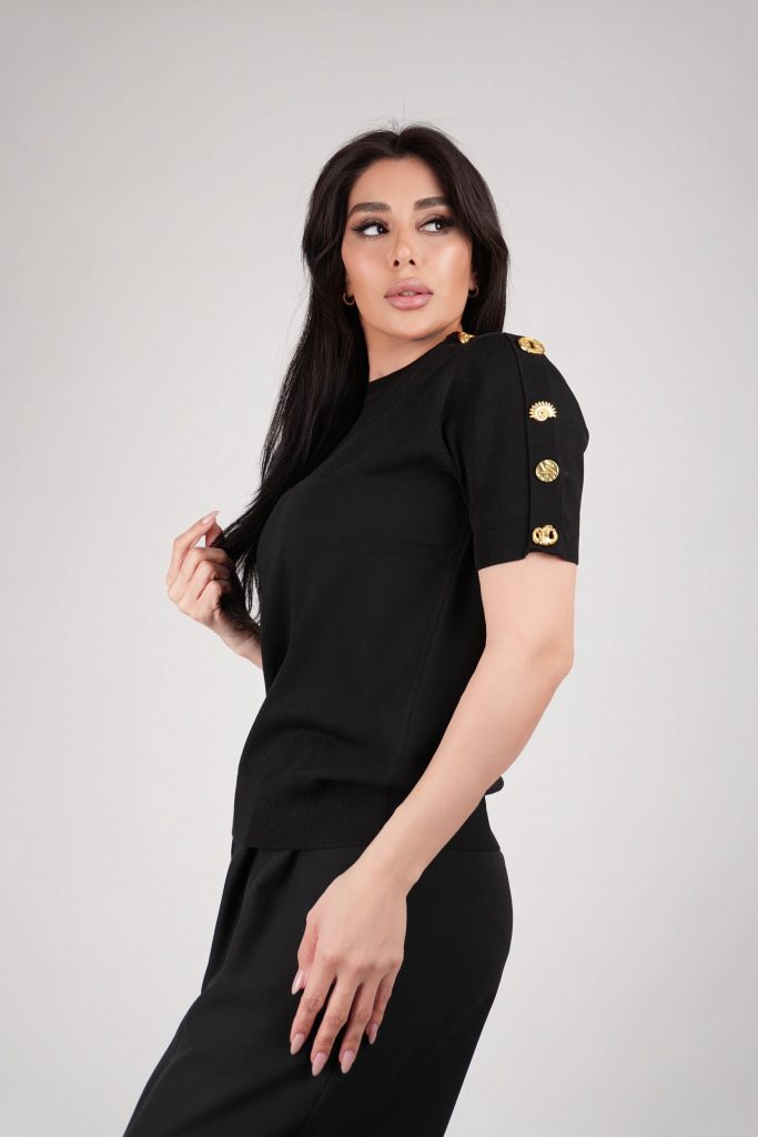 GOLD-BUTTON SLEEVE KNIT TOP
