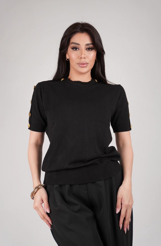 GOLD-BUTTON SLEEVE KNIT TOP