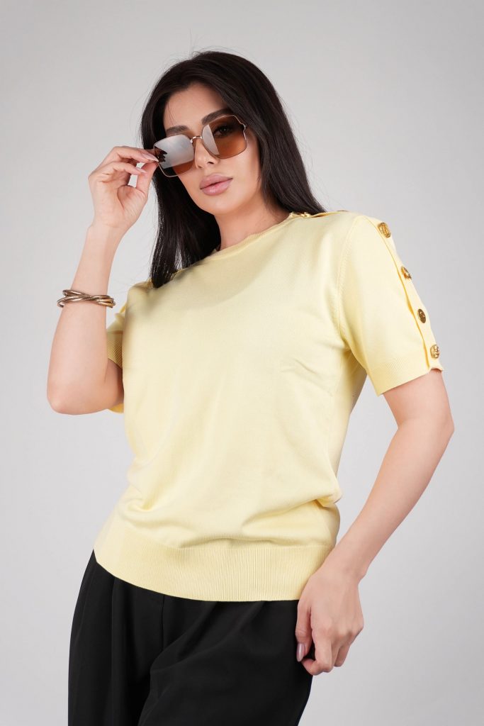 GOLD-BUTTON SLEEVE KNIT TOP
