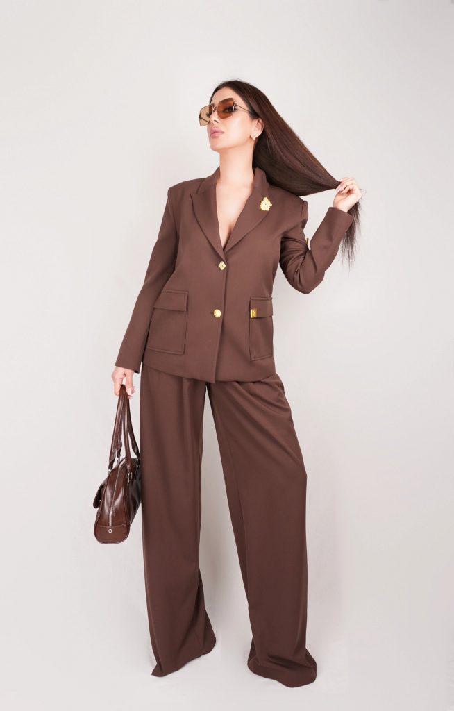 GOLD-BUTTON BLAZER SET
