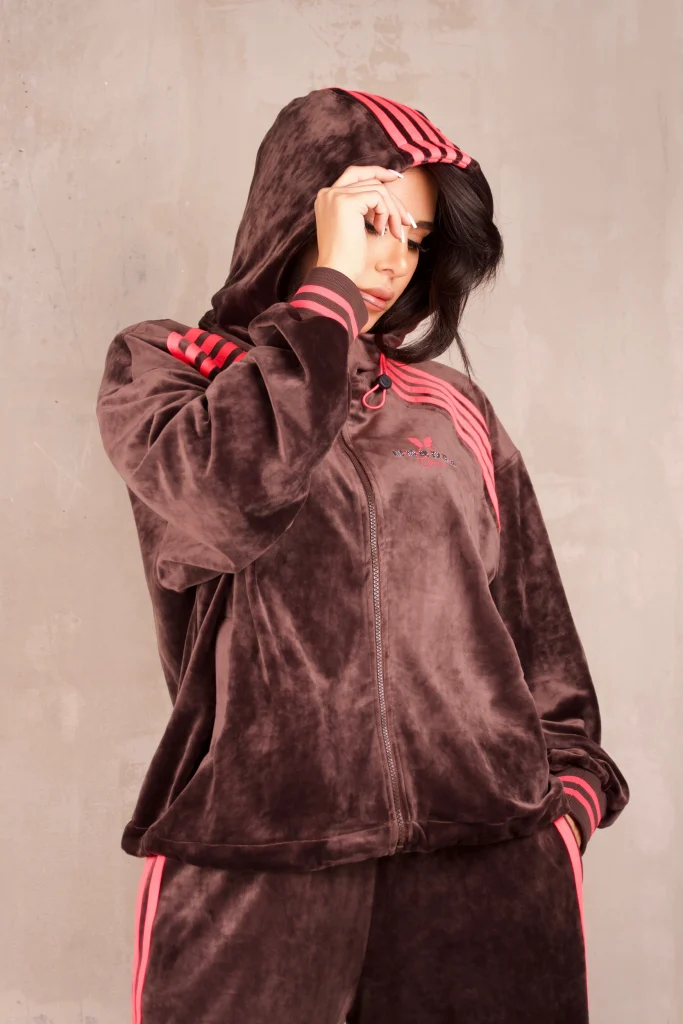 CONTRAST-STRIPE HOODED VELOUR SET - Brown, Photo 2