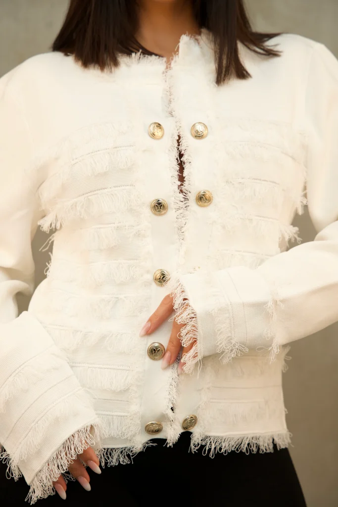 FRINGED KNIT JACKET WITH GOLD BUTTONS - Ecru, Фото 2